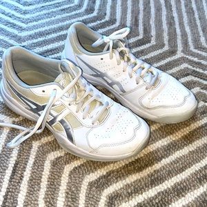 ASICS Gel Game tennis shoe - size 4.5